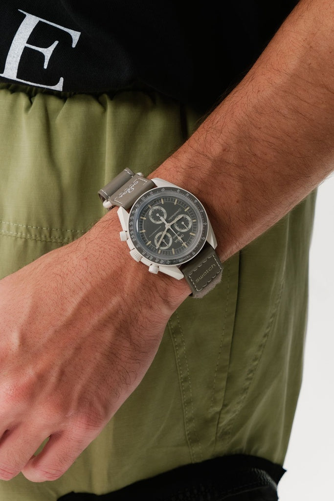 Relógio Omega x Swatch Moonswatch Mission on Earth Desert