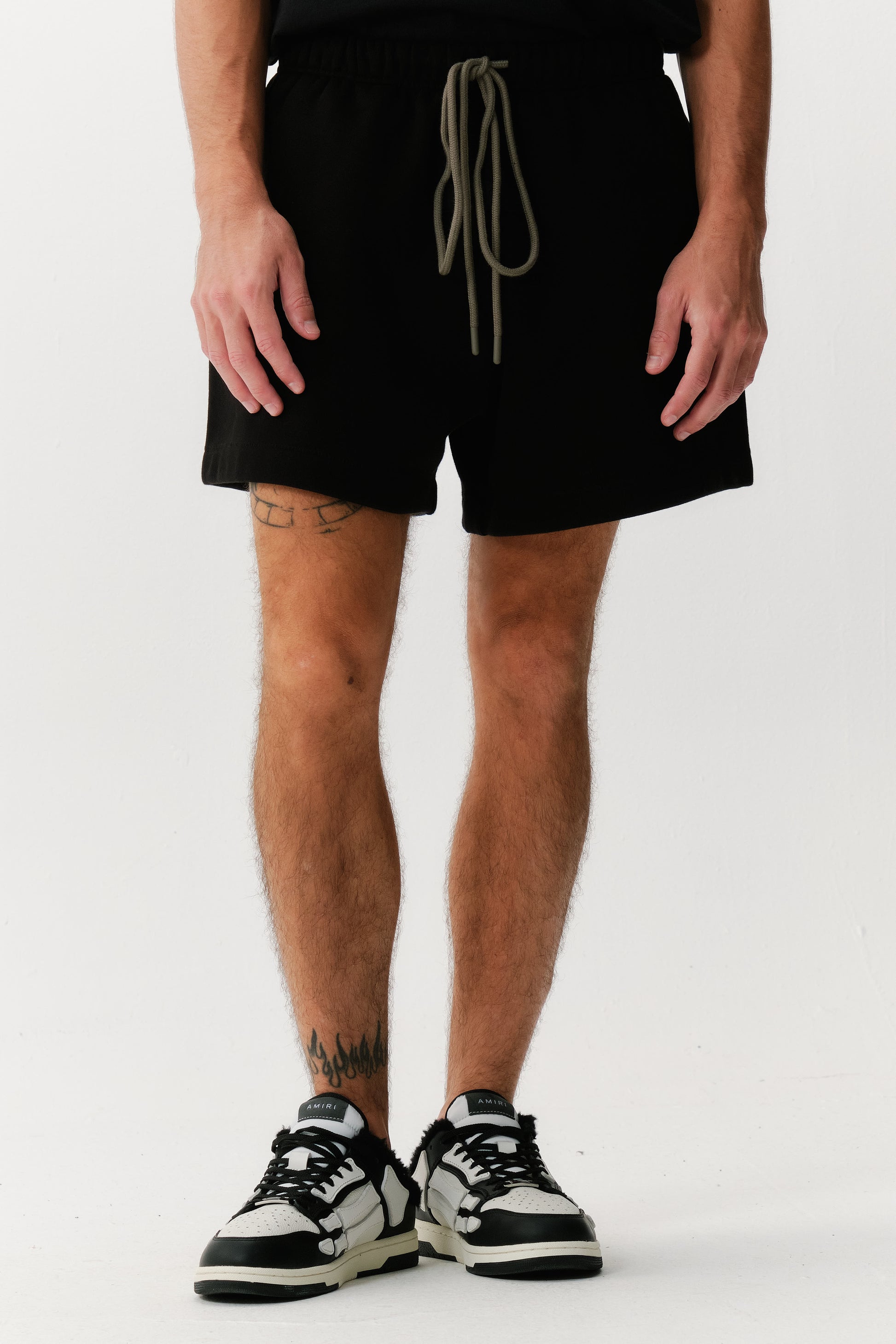 Short Essentials Black