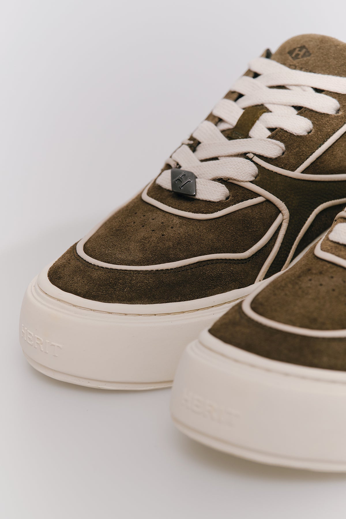 Herit Age Moss DB