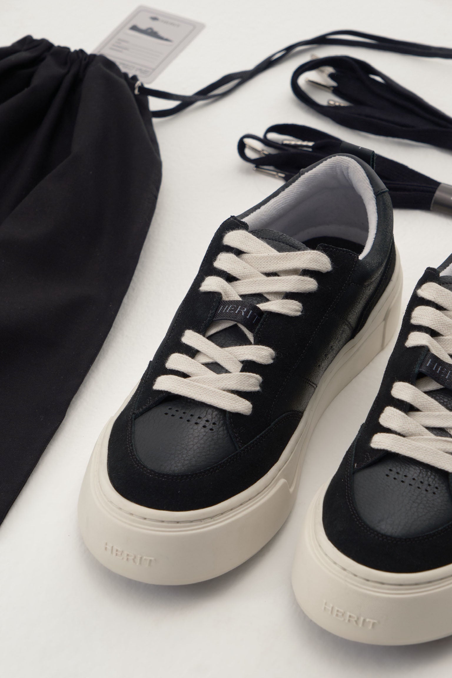 Herit Era Black