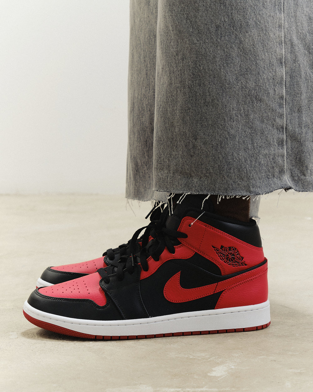 Nike Air Jordan 1 Mid "Reverse Bred"