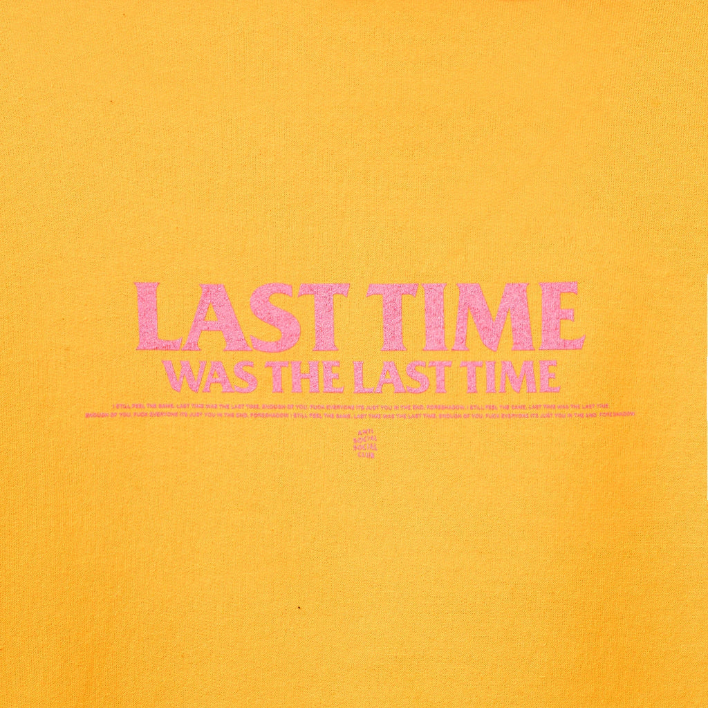 casaco-anti-social-social-club-the-grove-gold-amarelo