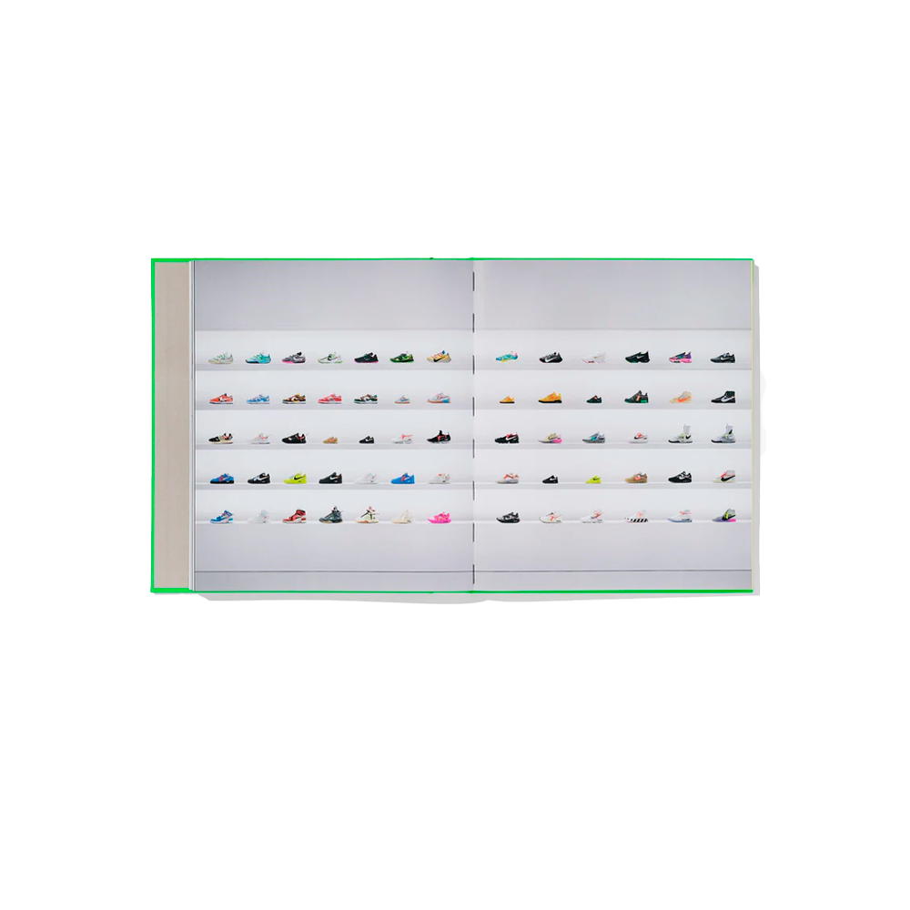 Livro Taschen Something's Off